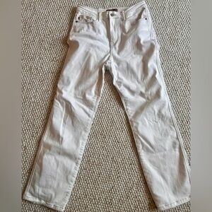 Judy Blue Women's Boyfriend Jeans in cream/white